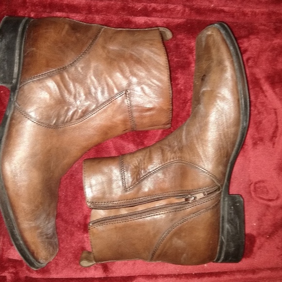 Boots - Picture 2 of 3